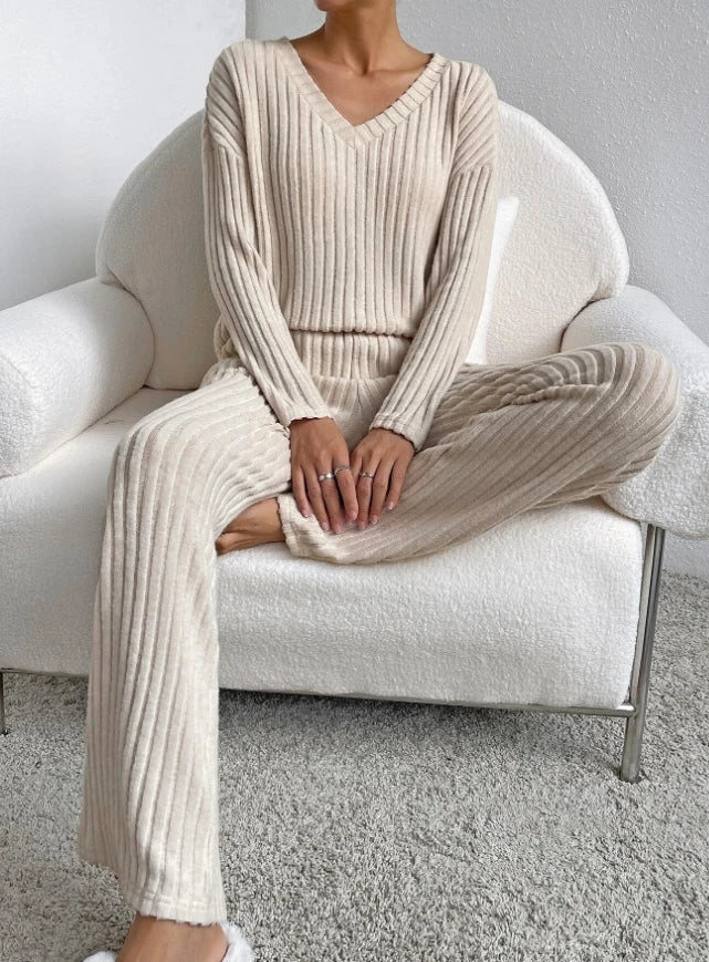 casual 2-piece loungewear set for autumn comfort and style