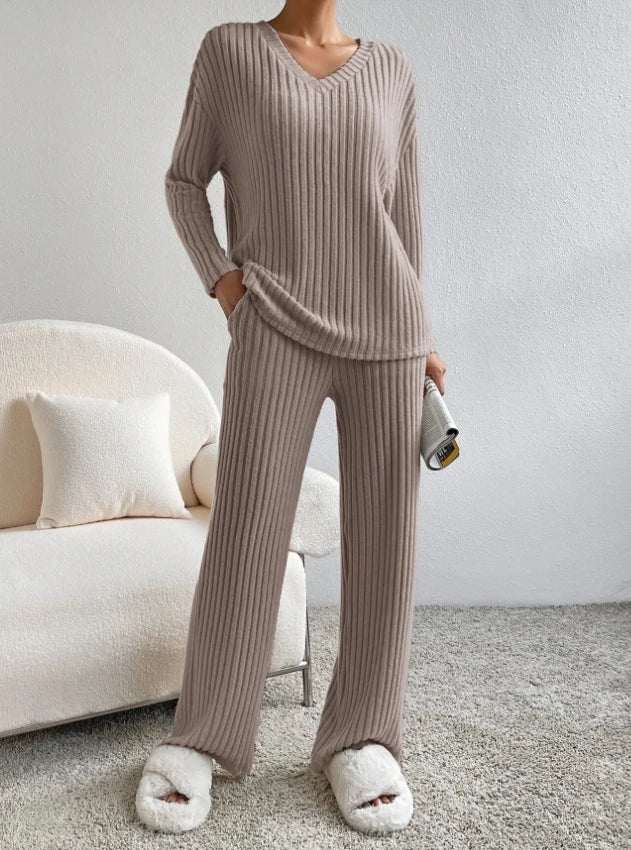 casual 2-piece loungewear set for cozy autumn style