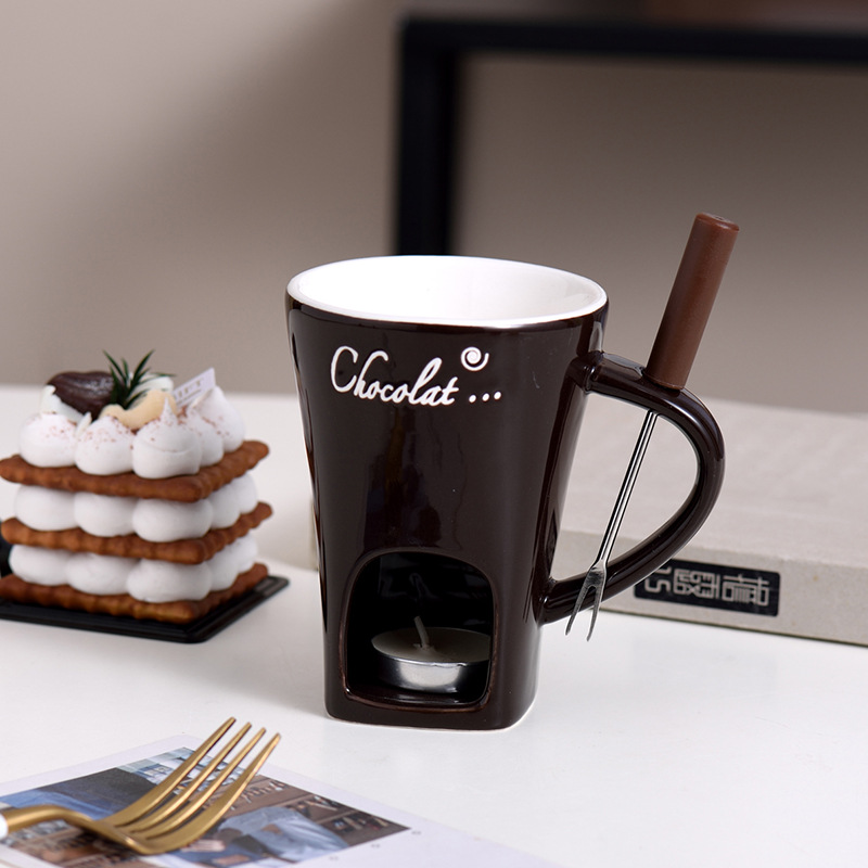 Fondue mug set with integrated warming plate for personal indulgence